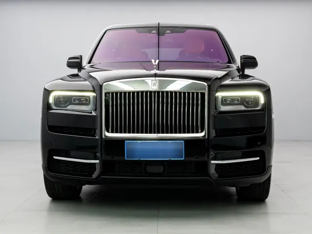 Rolls-Royce Cullinan — Фото автомобиля 2