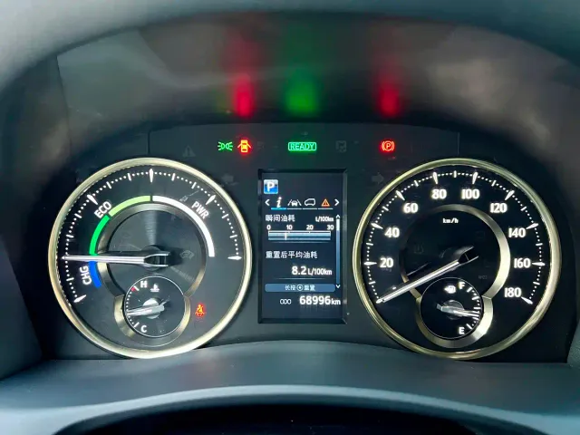 Lexus LM — Фото автомобиля 26