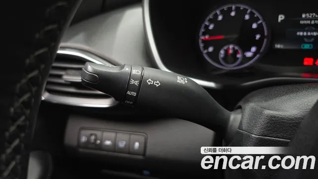 Hyundai Santafe Бензин 2.5T 2WD — Фото автомобиля 18