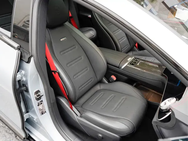 Mercedes-Benz EQE AMG — Фото автомобиля 19