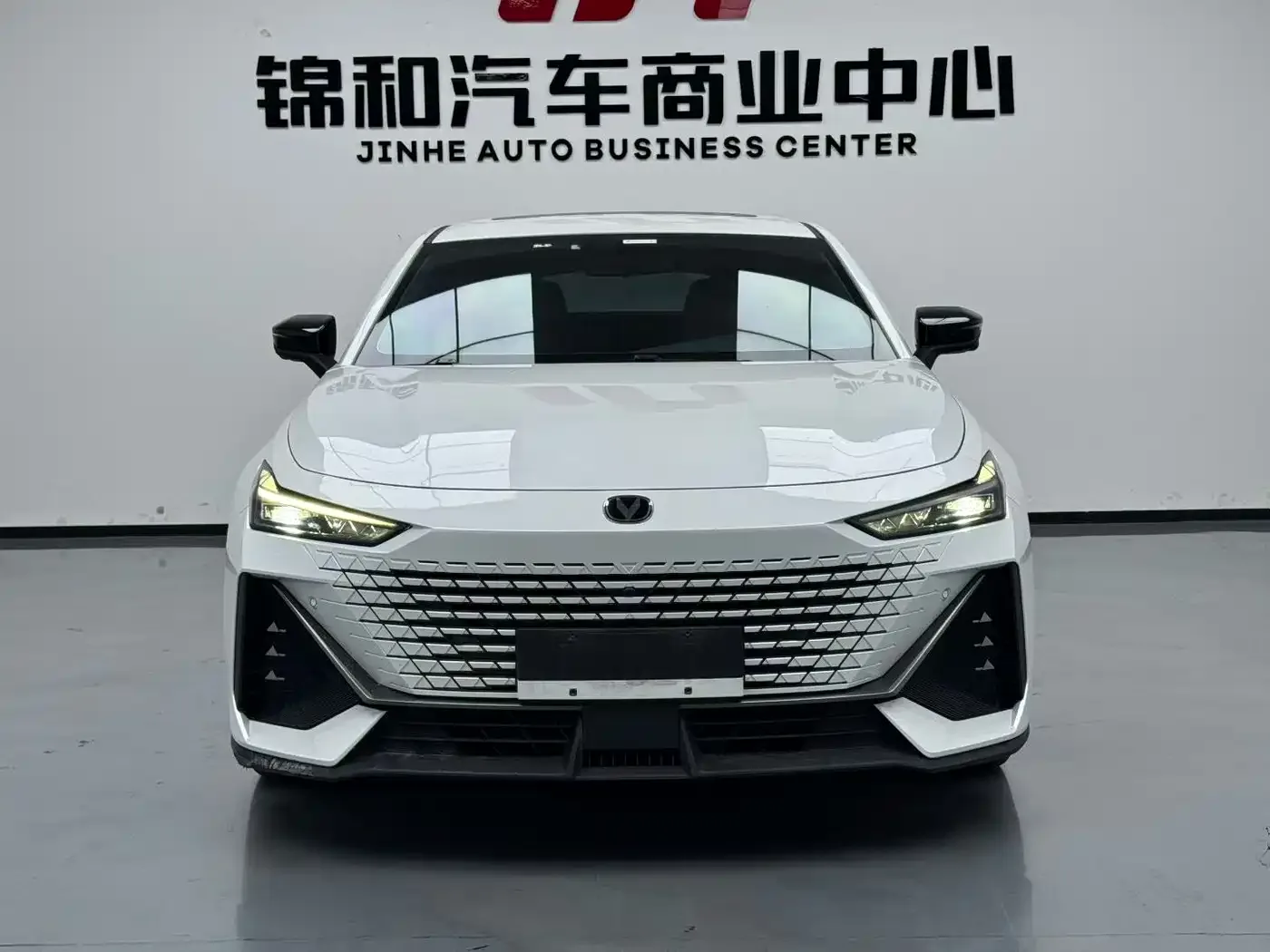 Changan Changan UNI-V 2023 1.5T Luxury Edition — Фото автомобиля 2