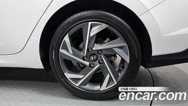 Hyundai Avante — Фото автомобиля 5