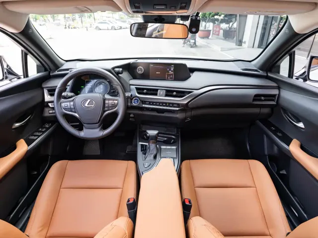 Lexus UX — Фото автомобиля 13