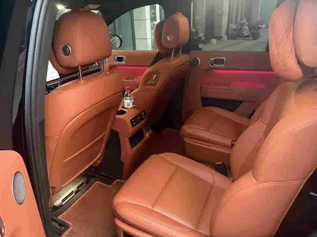 Li Auto L8 — Фото автомобиля 4