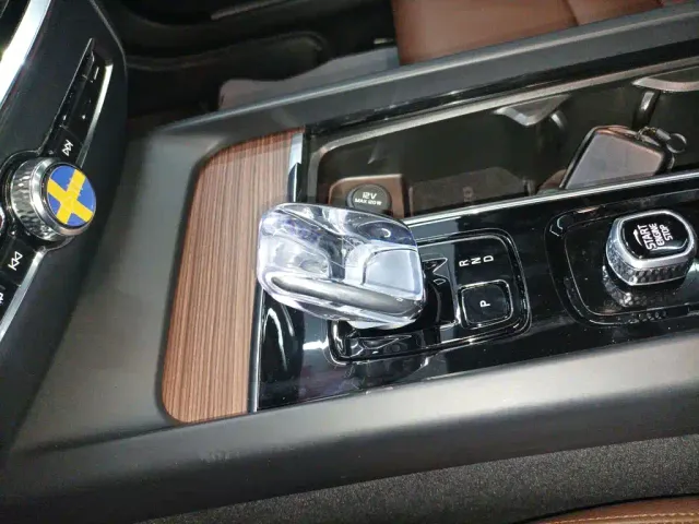 Volvo S60 — Фото автомобиля 6