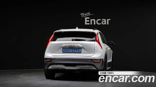 Kia Niro — Фото автомобиля 4