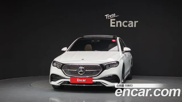 Mercedes-Benz E-Class — Фото автомобиля 3