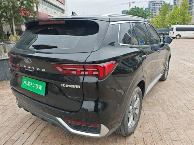 Ford Lingrui — Фото автомобиля 6