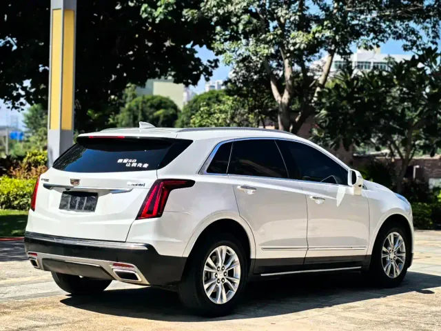 Cadillac XT5 — Фото автомобиля 11