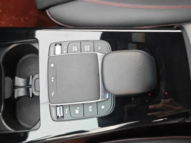 Mercedes-Benz A-Class — Фото автомобиля 24