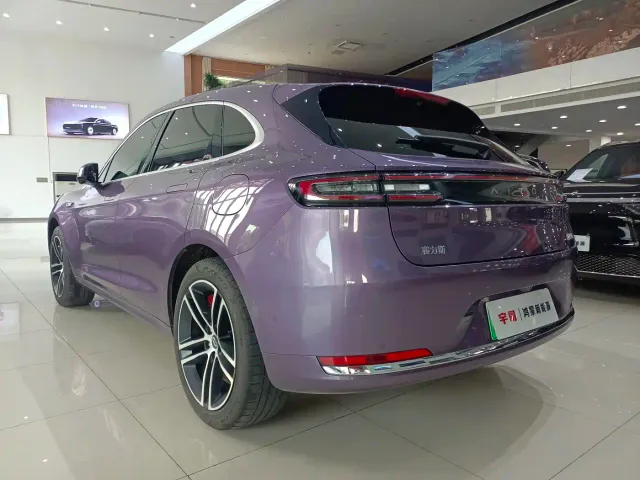 Aito M5 — Фото автомобиля 21
