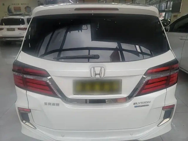 Honda Elysion — Фото автомобиля 5