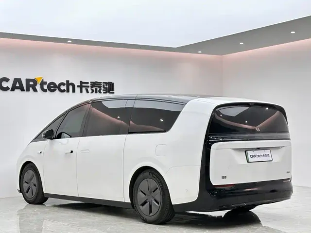 Li Auto MEGA — Фото автомобиля 3