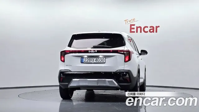 Kia Seltos Бензин 1.6 турбо 2WD — Фото автомобиля 4