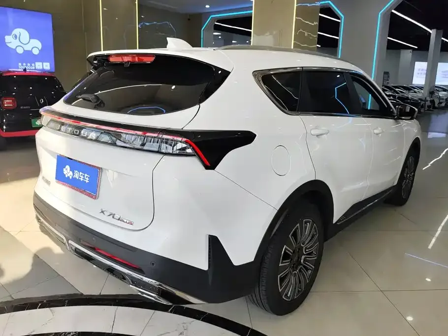 Jetour Jetour X70 PLUS 2025 1.5T Luxury Edition 5-Seater — Фото автомобиля 3