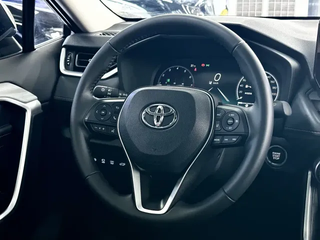 Toyota RAV4 — Фото автомобиля 11