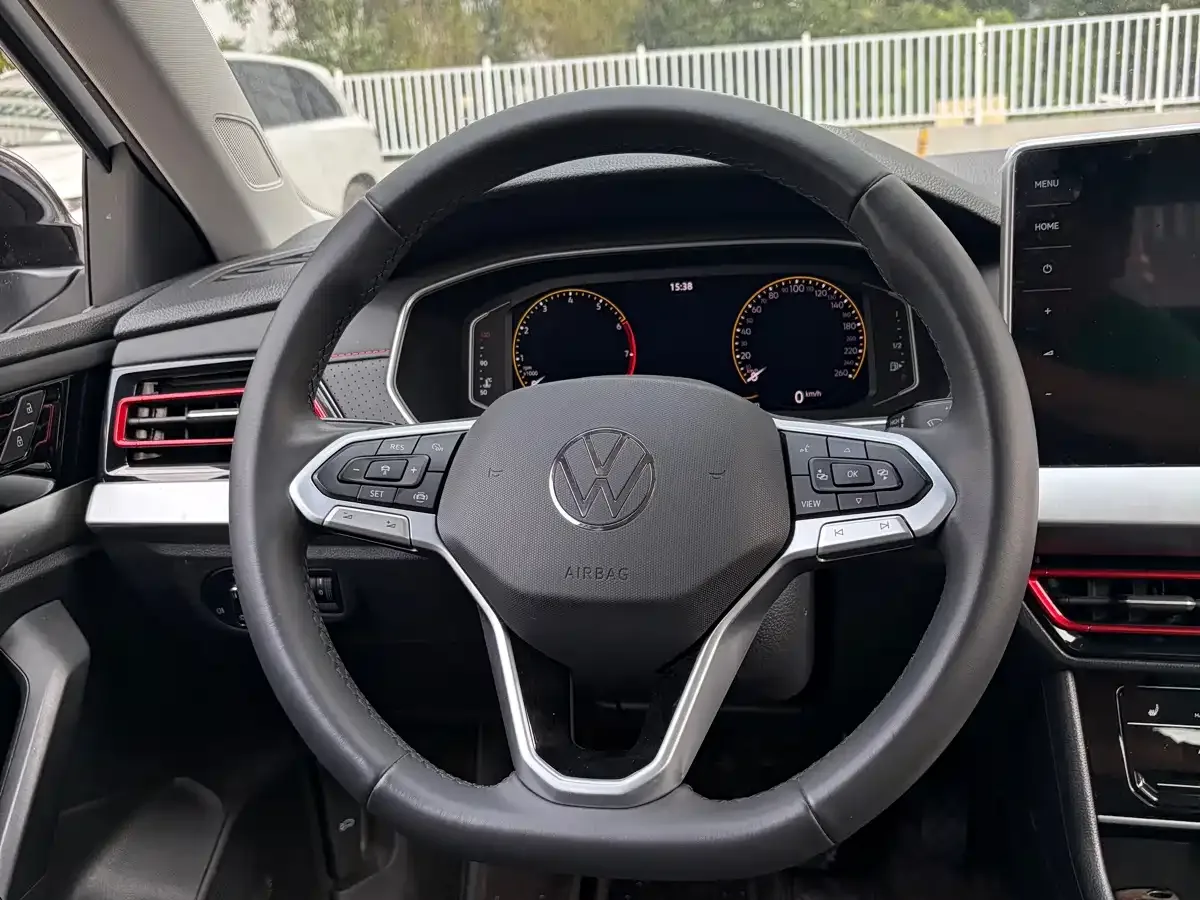 Volkswagen Lavida 2023 Model 300TSI DSG Starlight Leading Edition — Фото автомобиля 7