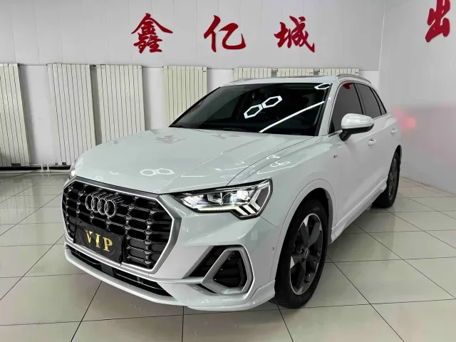 Фотография автомобиля — Audi Q3