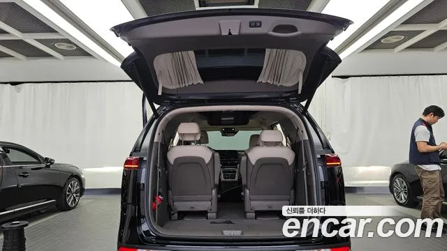 Kia Carnival — Фото автомобиля 26