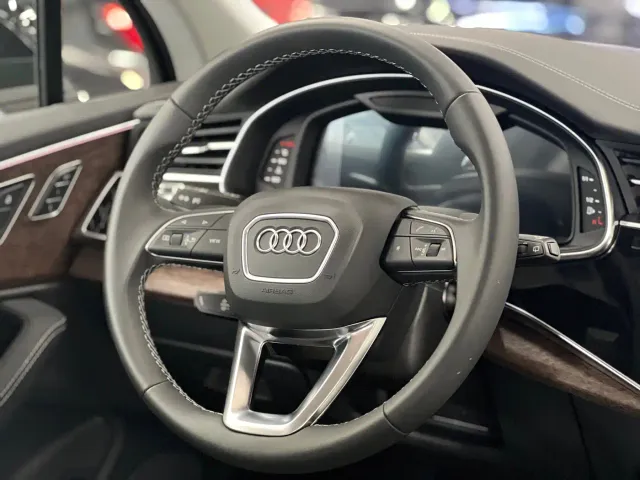 Audi Q7 — Фото автомобиля 8