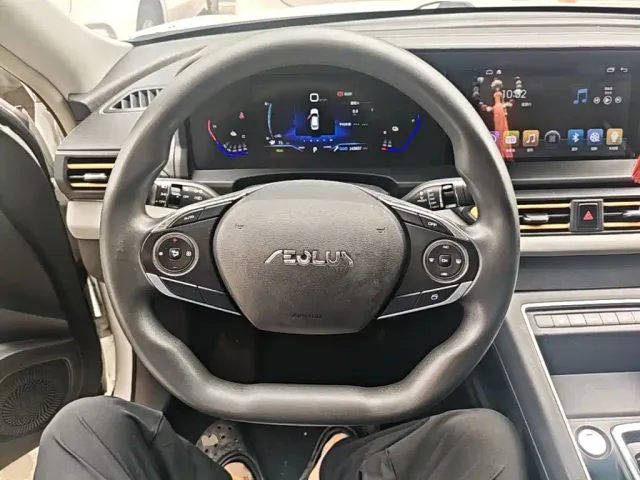 Dongfeng Fengshen E70 — Фото автомобиля 10