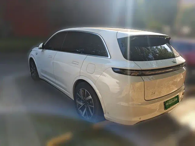 Li Auto L7 — Фото автомобиля 24