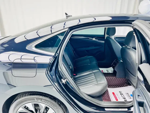 Volkswagen Passat — Фото автомобиля 25