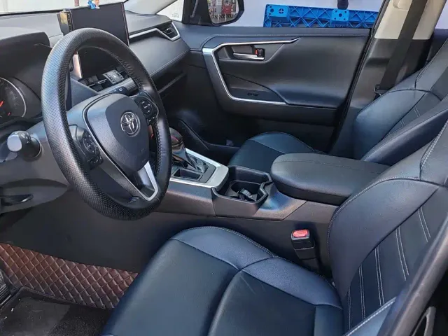 Toyota Wildlander — Фото автомобиля 8