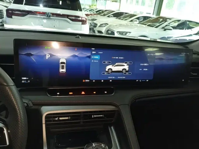Roewe RX5 — Фото автомобиля 12