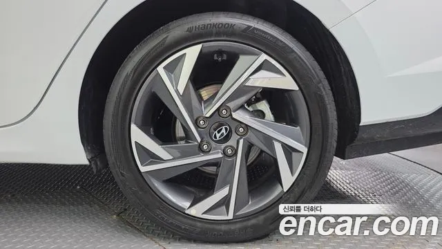 Hyundai Avante — Фото автомобиля 5