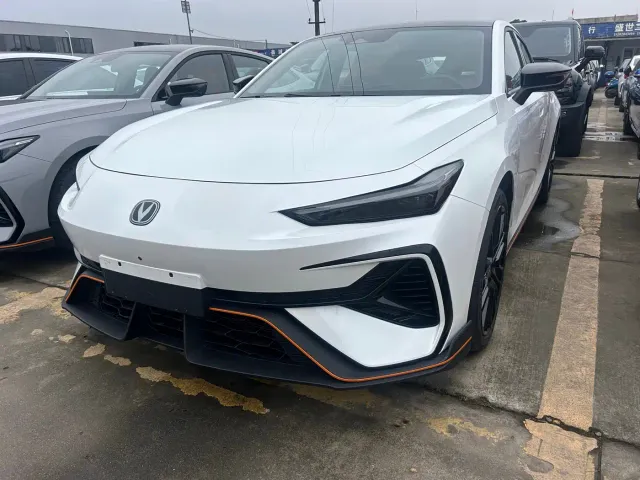 Фотография автомобиля — Changan UNI-V