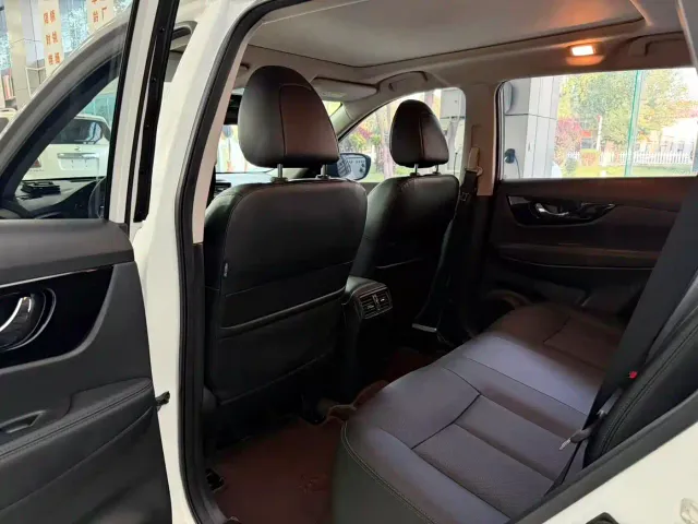 Nissan X-Trail — Фото автомобиля 12