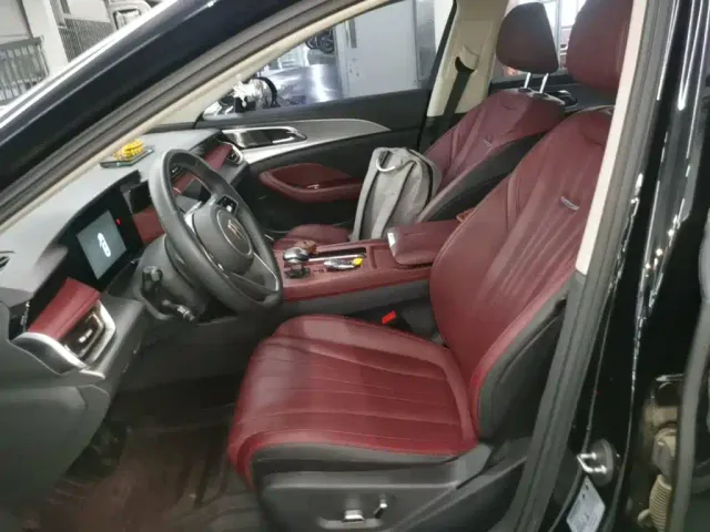 Hongqi H5 — Фото автомобиля 14