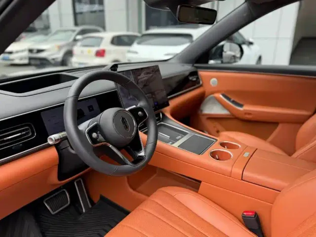 Aito M7 — Фото автомобиля 5