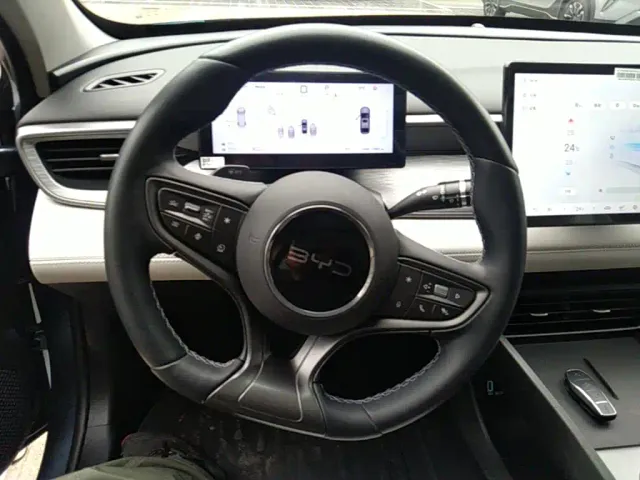 BYD Seal 05 DM-i — Фото автомобиля 10