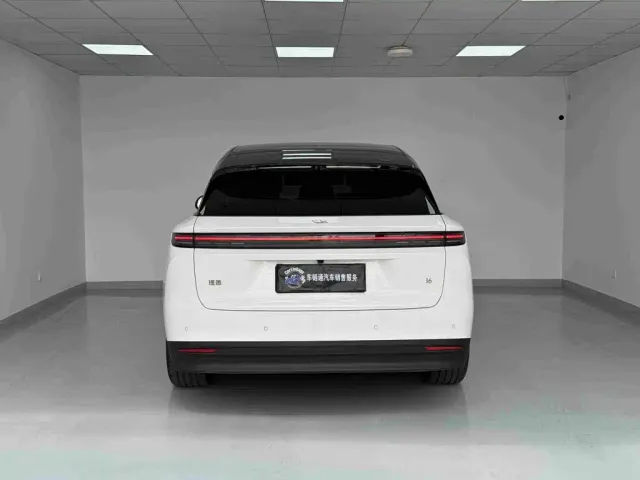 Li Auto i6 — Фото автомобиля 22