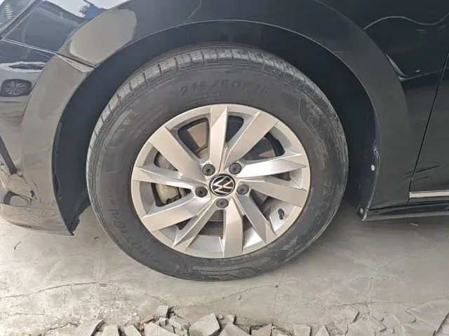 Volkswagen Passat — Фото автомобиля 22