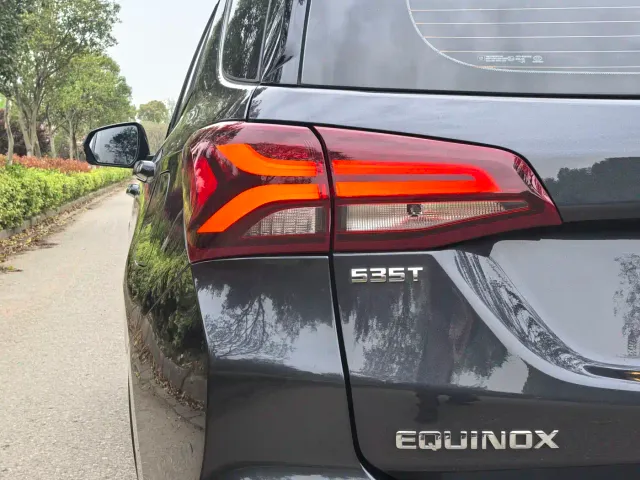 Chevrolet Equinox — Фото автомобиля 9