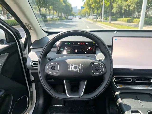 Changan Qiyuan Q05 — Фото автомобиля 8