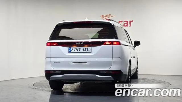 Kia Canival Carnival 4 поколение Бензин 9 мест Prestige — Фото автомобиля 4