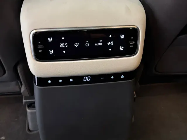 Li Auto MEGA — Фото автомобиля 12