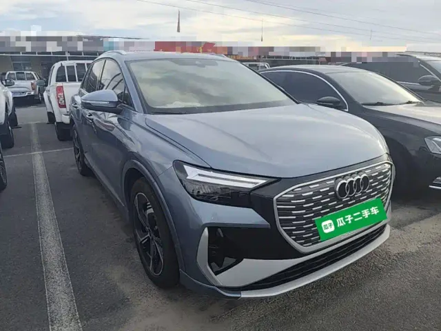 Audi Q4 e-tron — Фото автомобиля 3