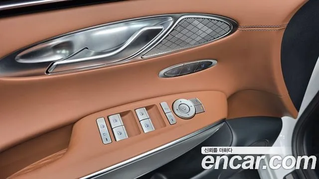 Genesis GV70 — Фото автомобиля 27