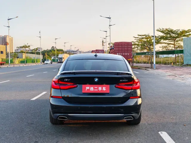 BMW 6 Series Gran Turismo — Фото автомобиля 6