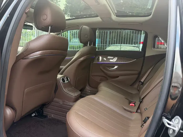 Mercedes-Benz E-Class — Фото автомобиля 15