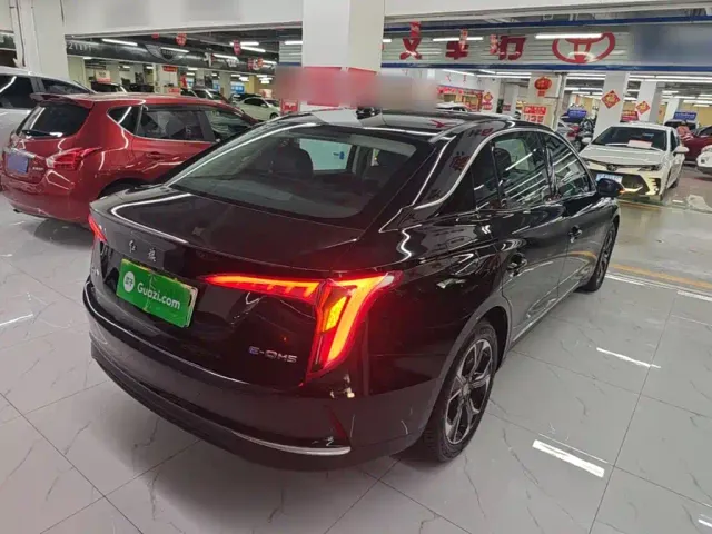 Hongqi E-QM5 — Фото автомобиля 6