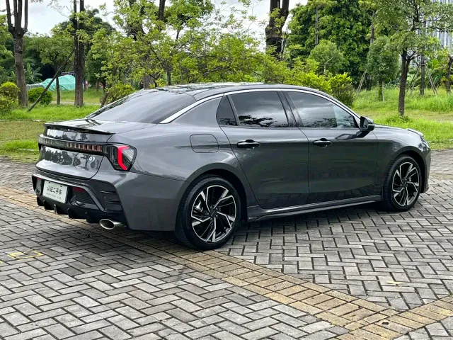 Lynk & Co 03 — Фото автомобиля 6