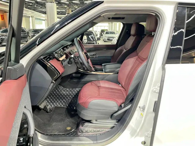 Land Rover Range Rover Sport — Фото автомобиля 4
