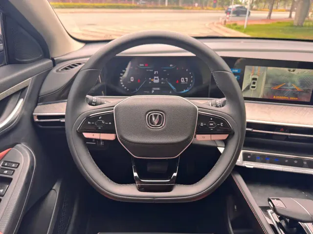 Changan Eado — Фото автомобиля 8