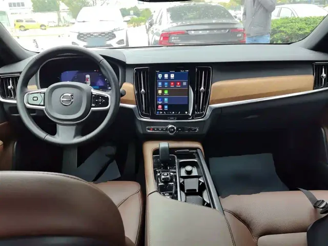 Volvo S90 — Фото автомобиля 5